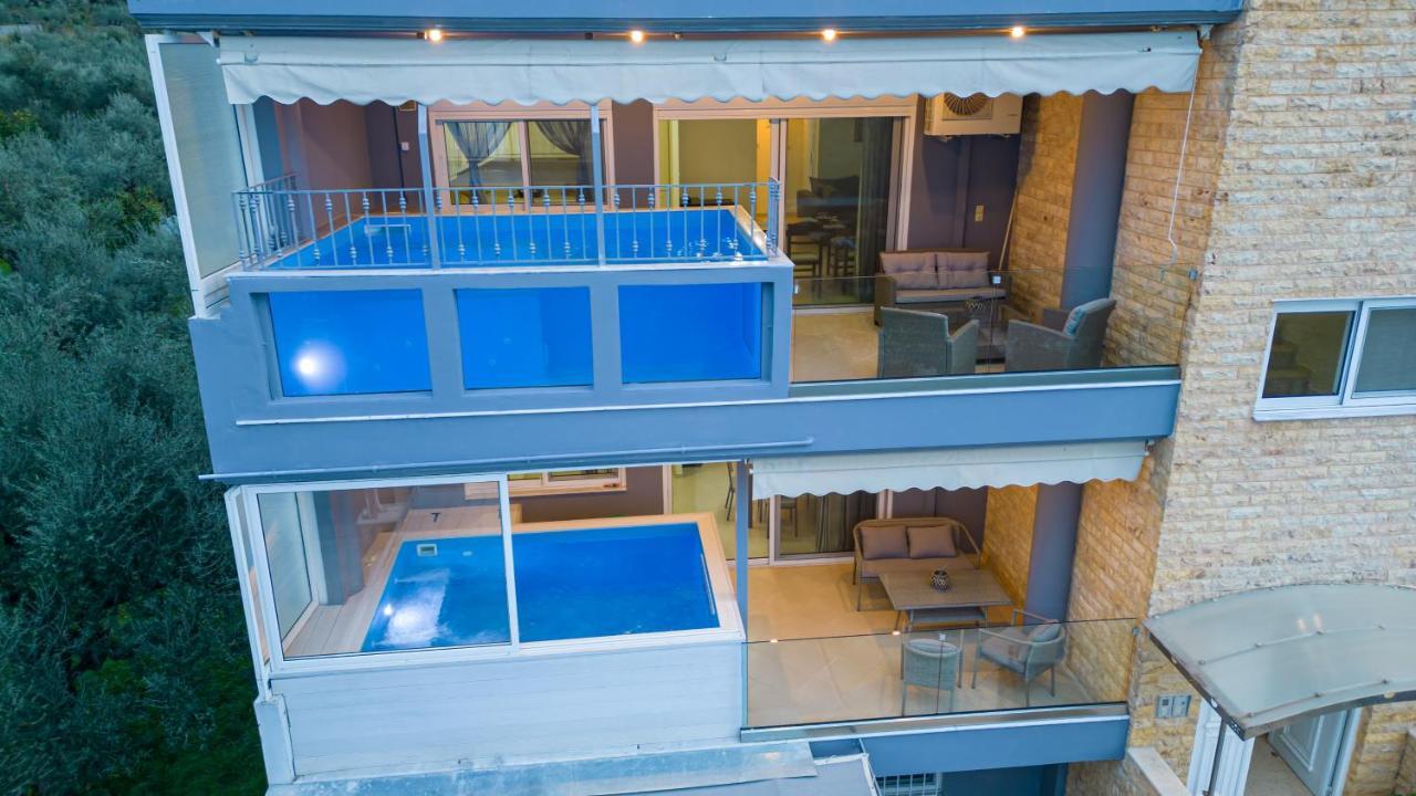 Grand Suites With Private Pools 卡拉马塔 外观 照片