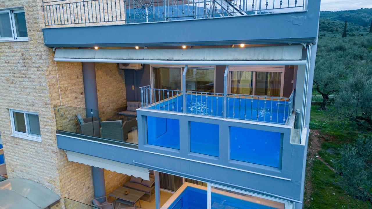 Grand Suites With Private Pools 卡拉马塔 外观 照片