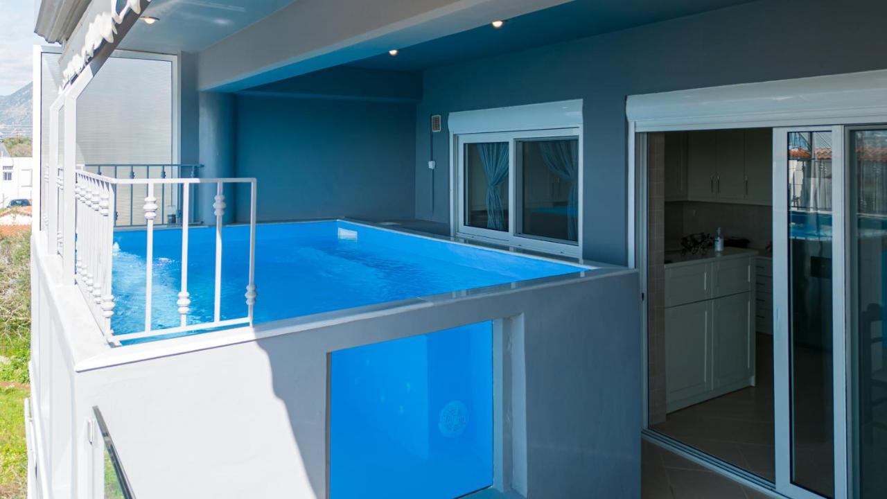 Grand Suites With Private Pools 卡拉马塔 外观 照片