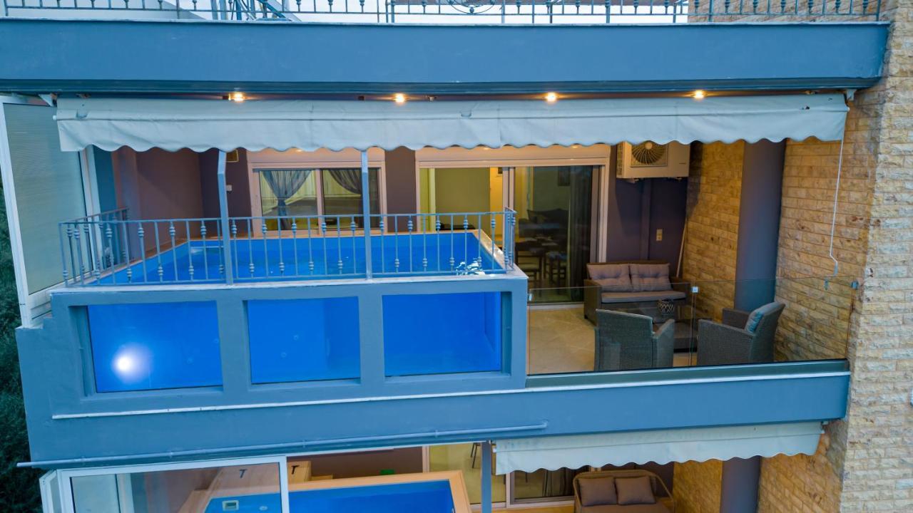 Grand Suites With Private Pools 卡拉马塔 外观 照片