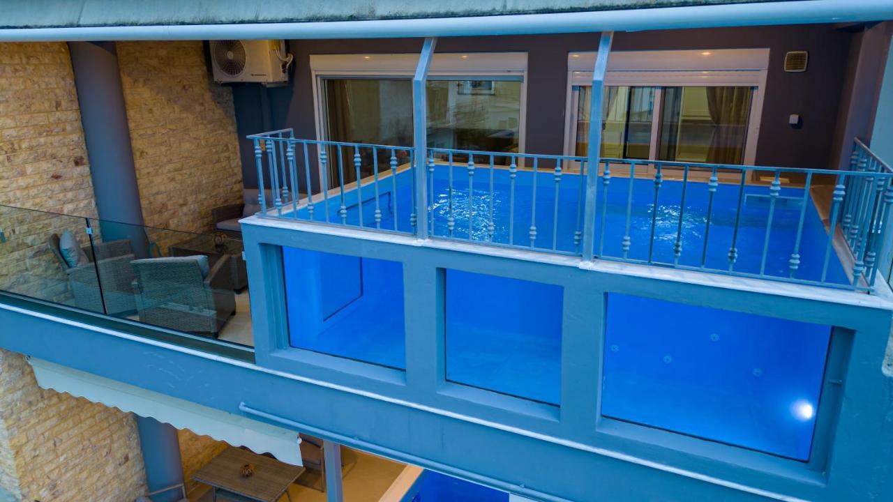 Grand Suites With Private Pools 卡拉马塔 外观 照片