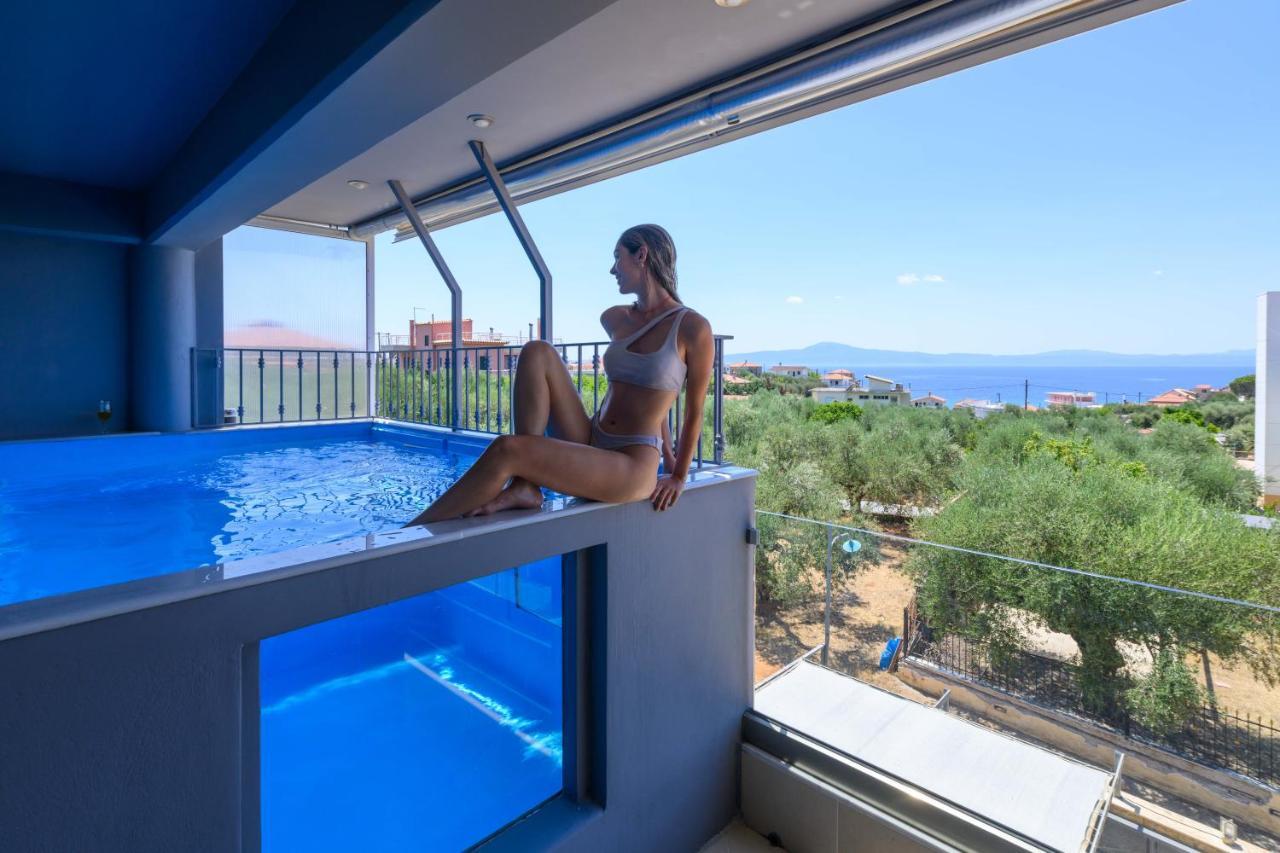 Grand Suites With Private Pools 卡拉马塔 外观 照片