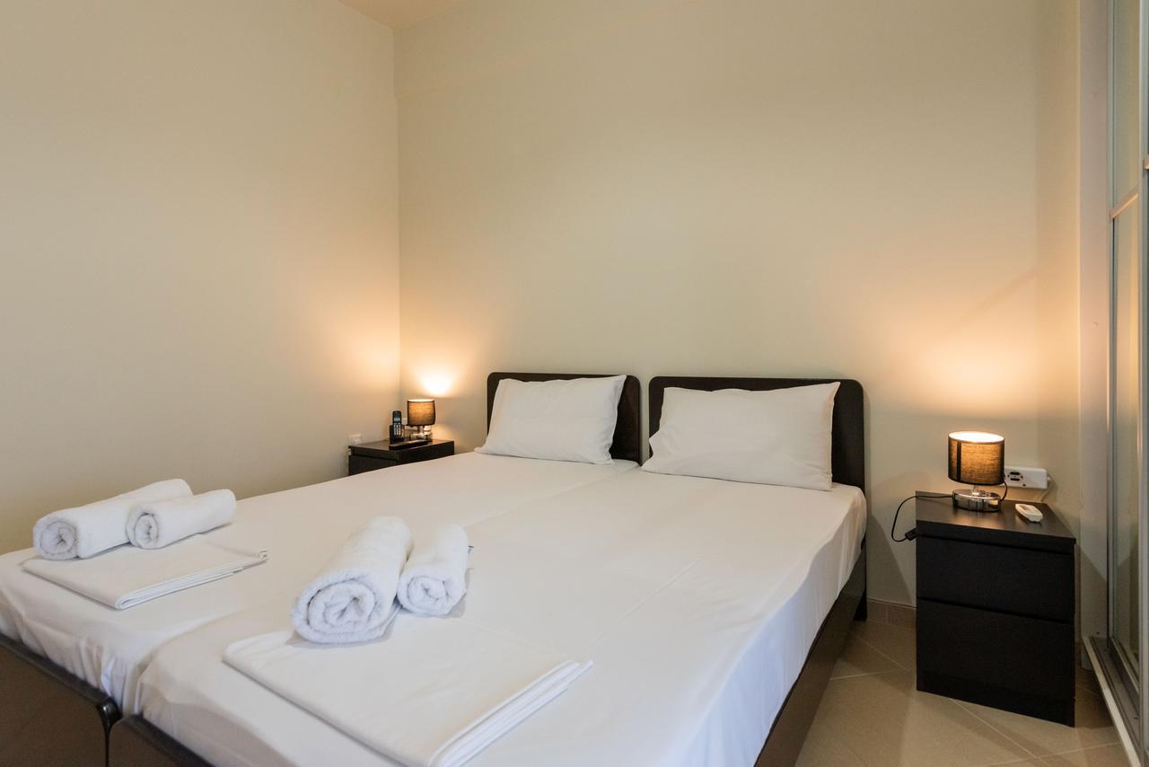 Grand Suites With Private Pools 卡拉马塔 外观 照片