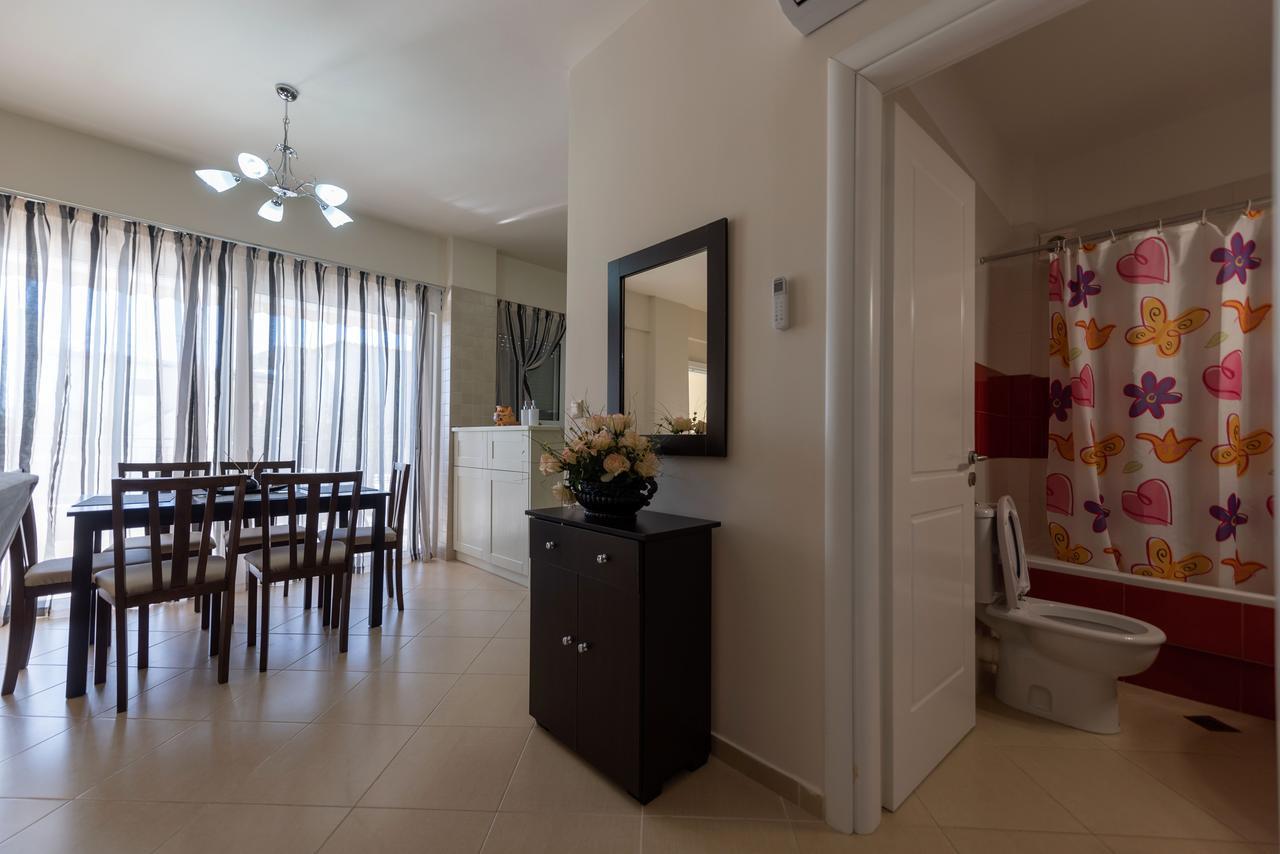 Grand Suites With Private Pools 卡拉马塔 外观 照片