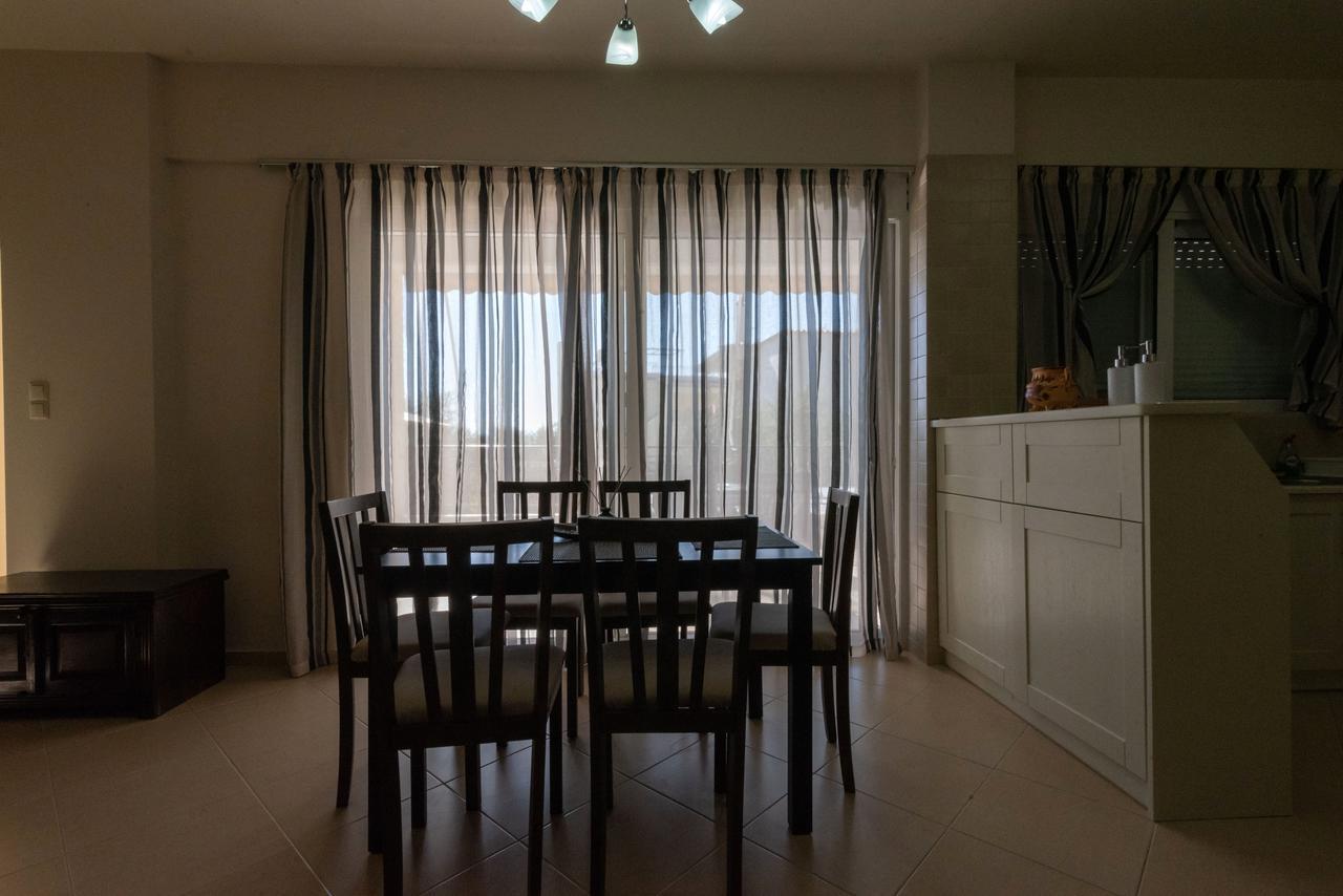 Grand Suites With Private Pools 卡拉马塔 外观 照片