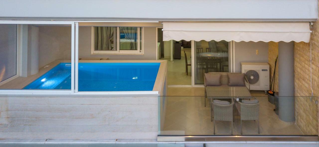 Grand Suites With Private Pools 卡拉马塔 外观 照片