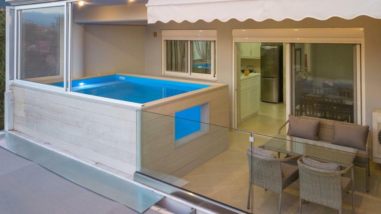 Grand Suites With Private Pools 卡拉马塔 外观 照片
