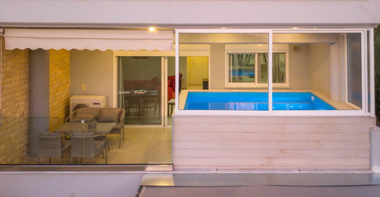 Grand Suites With Private Pools 卡拉马塔 外观 照片